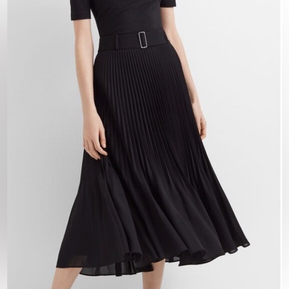 Club Monaco Dresses & Skirts - NWT [$179] Club Monaco split pleat skirt jupe black. Size 8